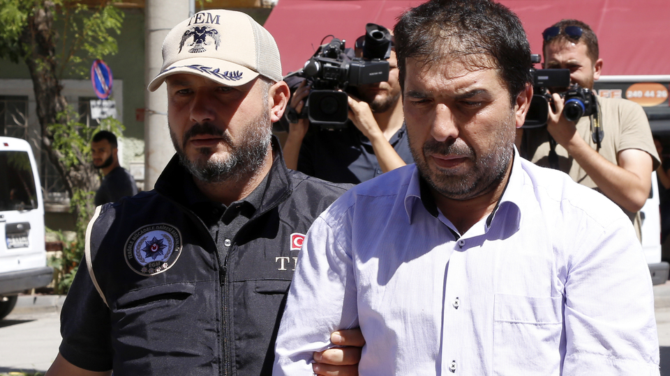 Adıyaman ve Eskişehir'de FETÖ operasyonu