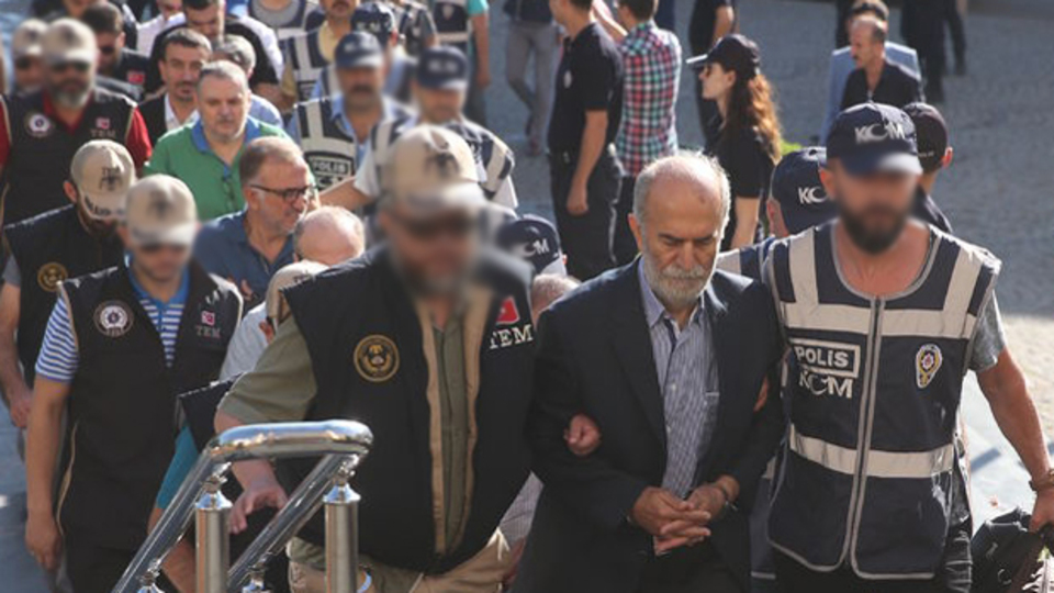 FETÖ operasyonu! Bursa eski valisi ile 18 işadamı tutuklandı!