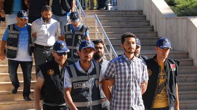 Marmaris'teki darbeci, suikastçi 11 asker adliyede