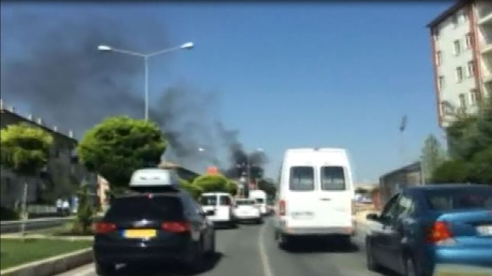 Elazığ Emniyeti'ne bombalı araçla saldırı! 5 şehit, 217 yaralı!