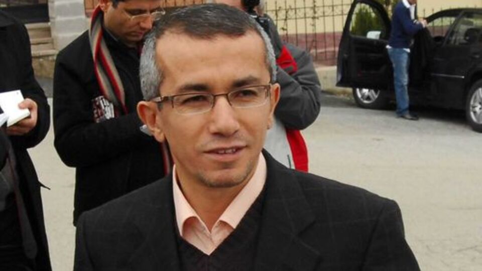 "Dolandırıcılara kaptırdığı paraları FETÖ'den istedi"
