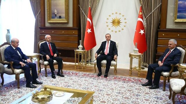 Yenikapı ruhu yeni siyaset mi?