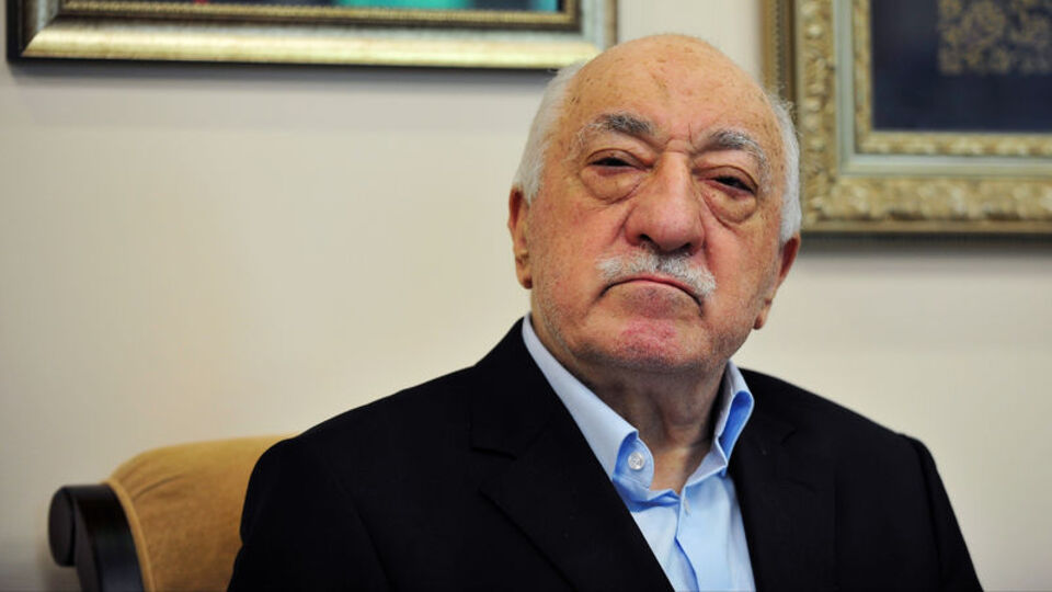 FETÖ elebaşı için bir kırmızı bülten daha!