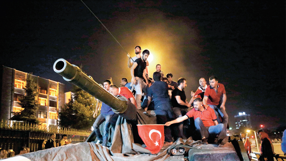 Hafif yaralı 15 Temmuz gazisine 13 bin TL tazminat