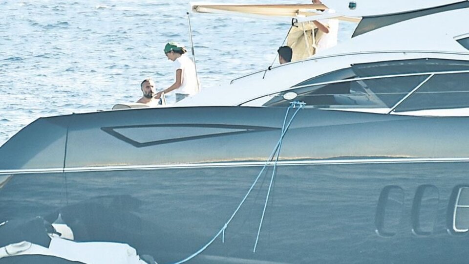 Deniz Çakır'ı bu güzelle unuttu