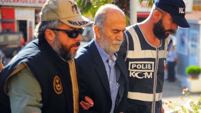 Tutuklanan eski valinin üzerinde Arapça not çıktı