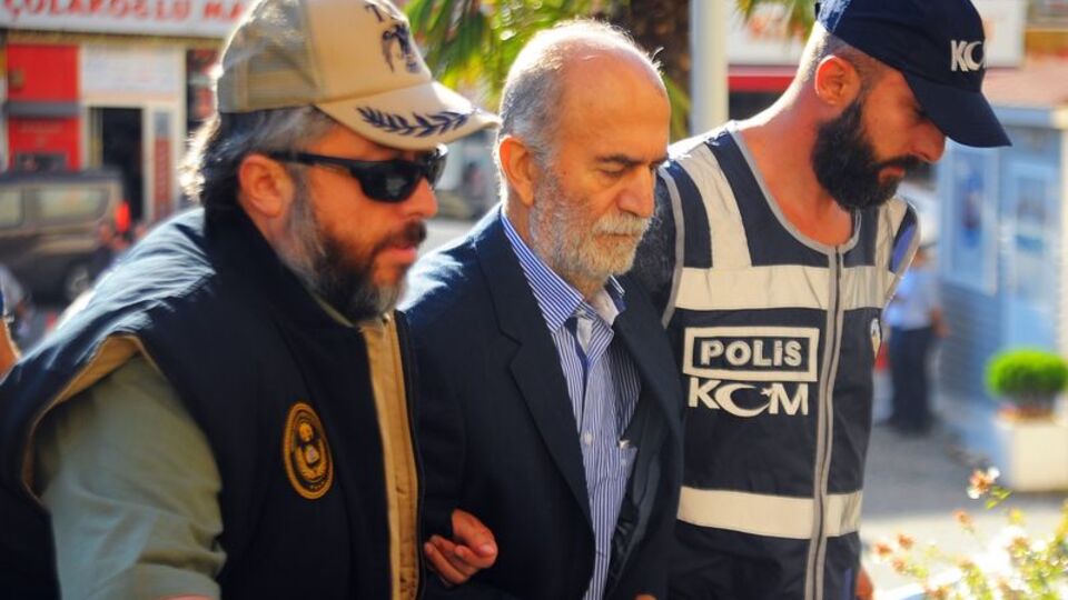 Tutuklanan eski valinin üzerinde Arapça not çıktı