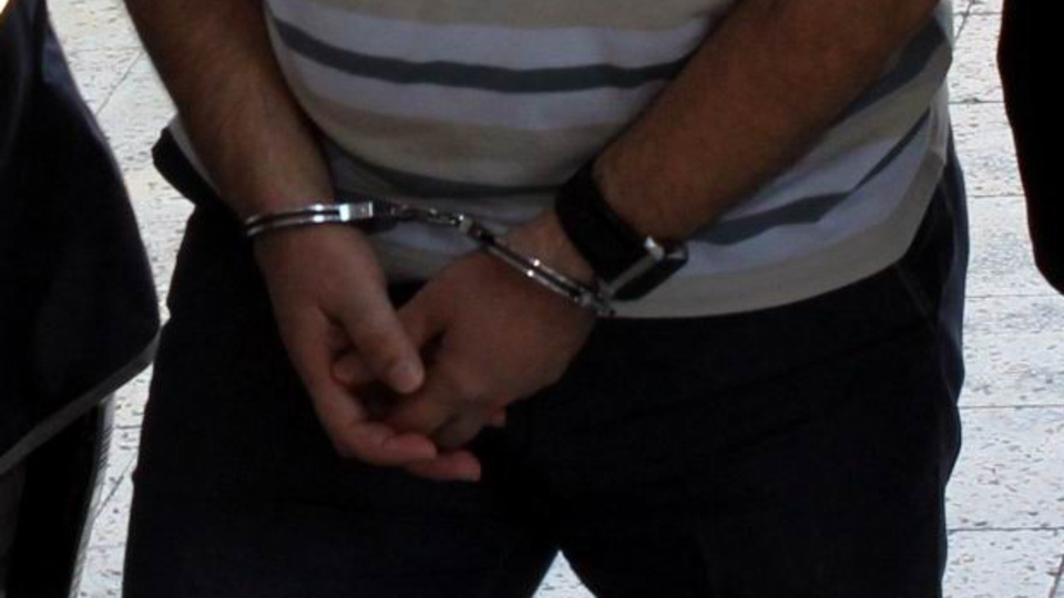 Teslim olan firari FETÖ savcısı tutuklandı