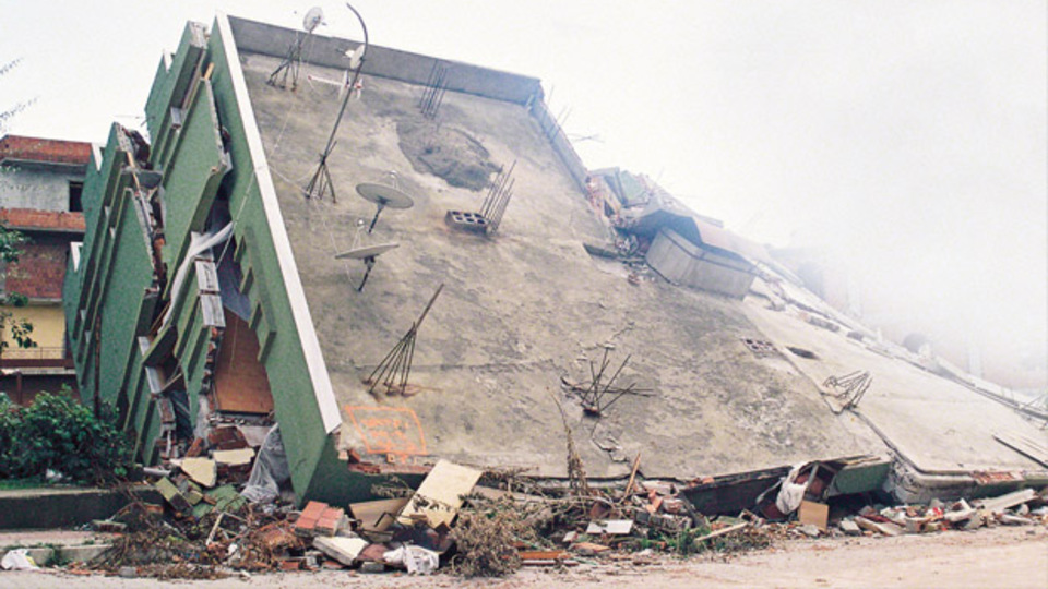 Depremi nasıl izliyoruz?