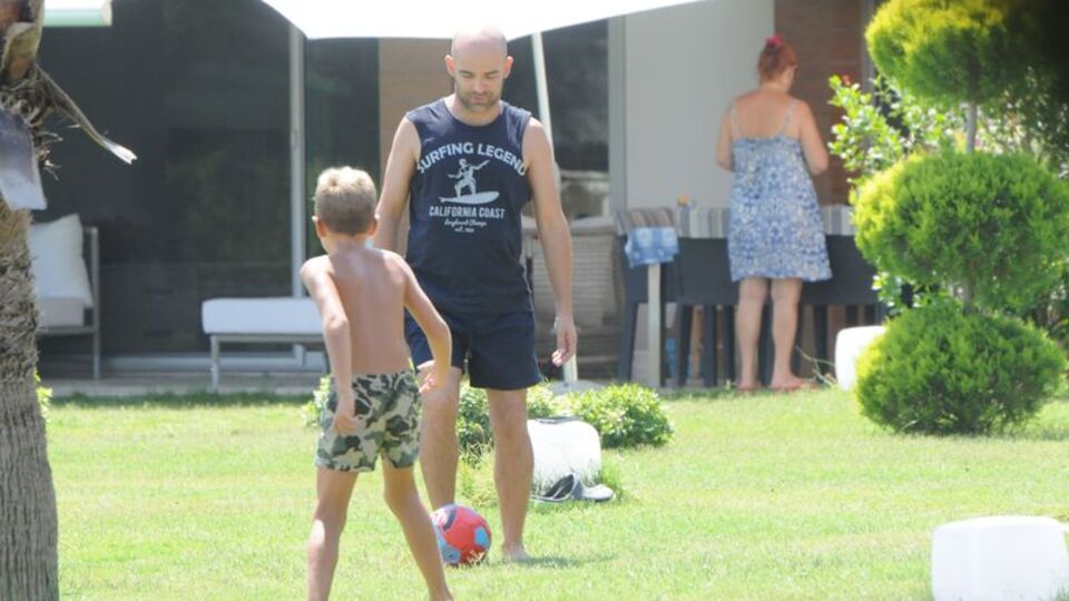 Baba-oğul futbol keyfi