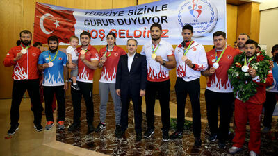 "Allah onlardan razı olsun"