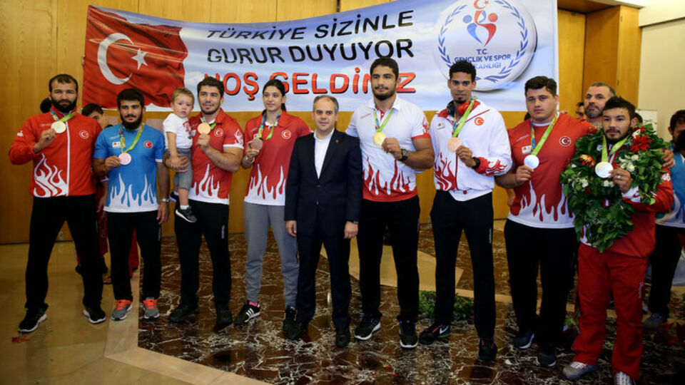 "Allah onlardan razı olsun"