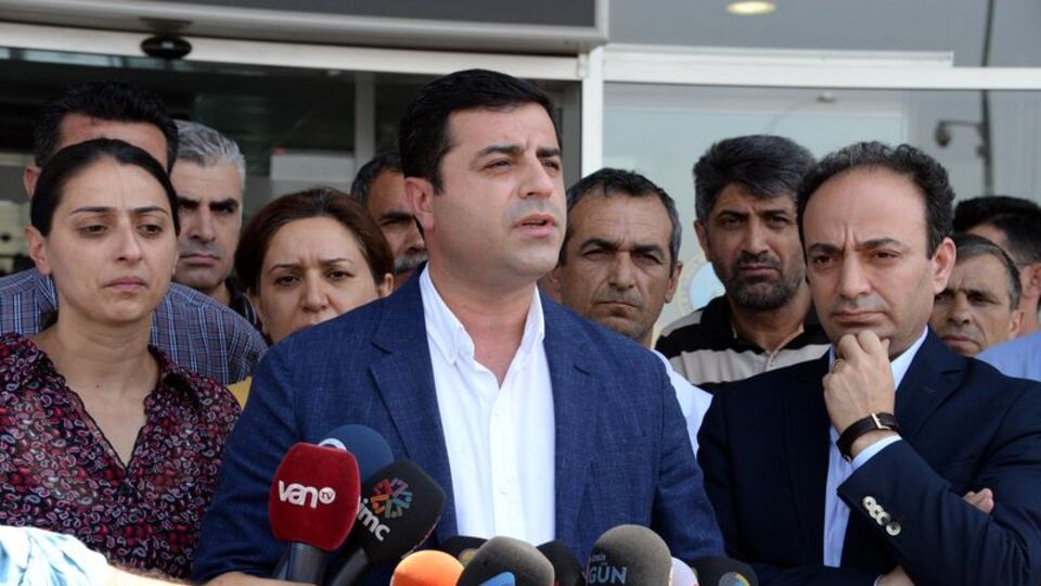 Demirtaş'a bir fezleke, bir iddianame