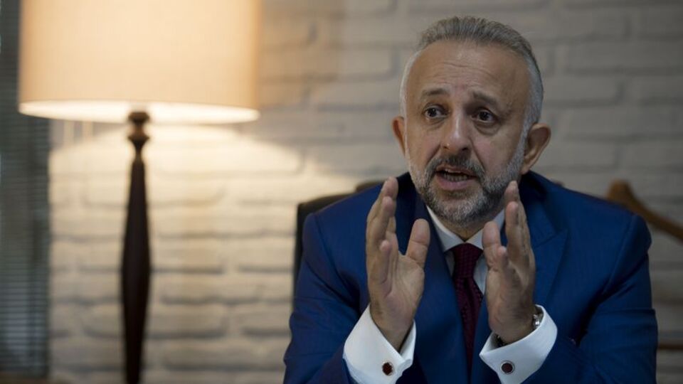 "Paralar aklanıp yeniden piyasaya sürüldü"