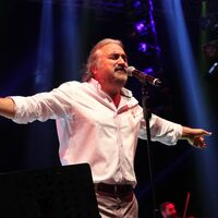 Romantizm, türkü ve coşku bir arada