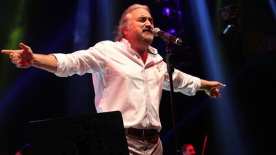 Romantizm, türkü ve coşku bir arada