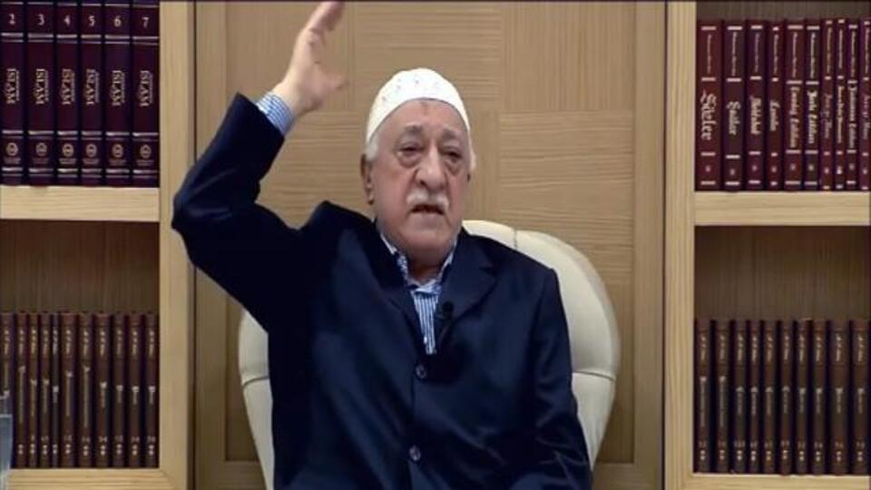 ABD'li heyeti FETÖ elebaşının iadesi için ikna eden iki dosya