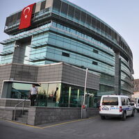 'Kayyum atama yerine el koyup satın'