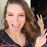 Serenay ile Palvin'den zafer işareti