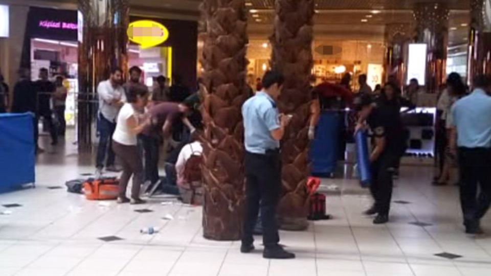 Cevahir AVM'de akılalmaz olay!