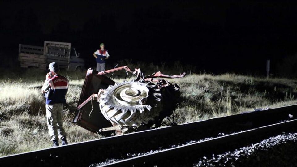 Hemzemin geçitte feci kaza!