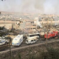 Cizre'de bomba yüklü araçla alçak saldırı: Şehit ve yaralılar var!