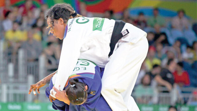 Rio'yu fırsat bilip iltica ettiler!