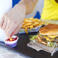 Fast food sevenlere korkunç haber!