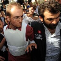 O emniyet müdürü FETÖ'den adliyede