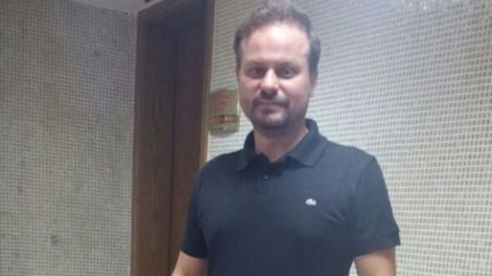 FETÖ'den aranan ünlü kuyumcu teslim oldu!