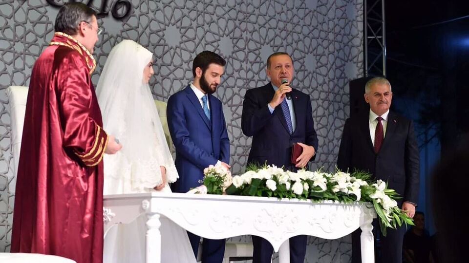 Cumhurbaşkanı Erdoğan ve Başbakan Yıldırım nikah şahidi oldu