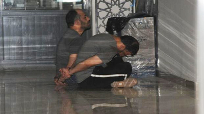 O albaylar darbe suçundan tutuklandı