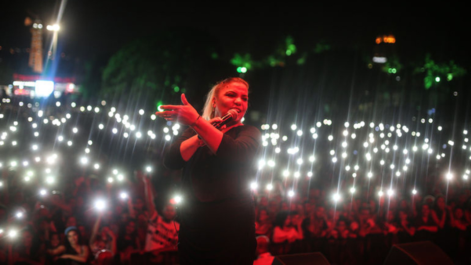 56 yaşında 3 aylık hamile