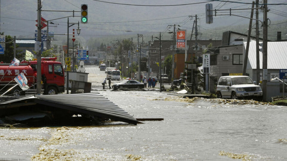 Japonya'da Lionrock tayfunu 11 can aldı