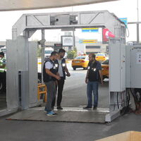 Atatürk Havalimanı girişine konuldu!