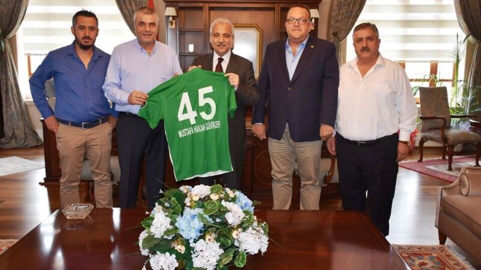 Akhisar'dan Vali Güvençer'e ziyaret