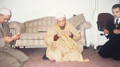 FETÖ elebaşı Gülen'in dizinin dibinde!