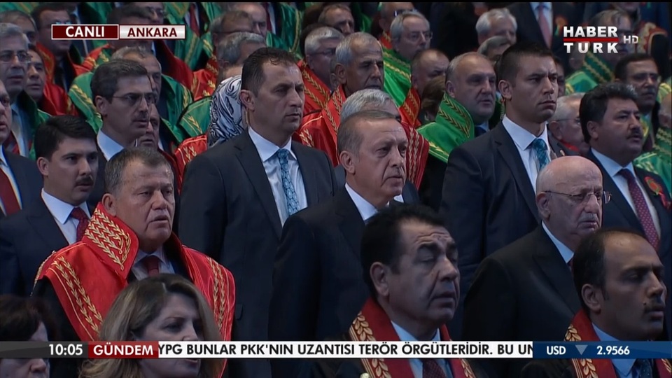 "İradelerini ipotek altına alan hakimlerin..."