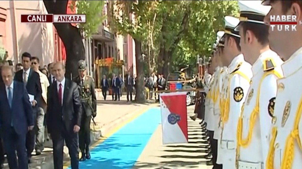 İçişleri Bakanlığı'nda devir teslim! İlk mesaj FETÖ'ye...