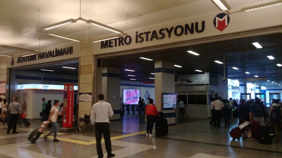 Havalimanı metro girişine yeni önlem!