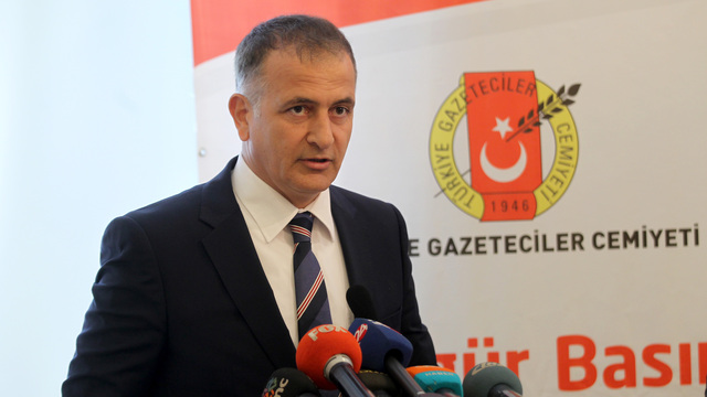 Ekrem Dumanlı için yakalama kararı