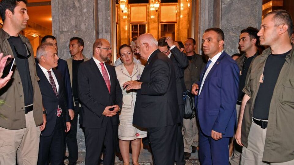 AP Başkanı Meclis'i ziyaret etti