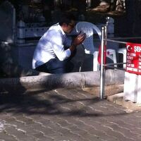 Kenan İmirzalıoğlu'ndan kahraman şehide duygu yüklü ziyaret!