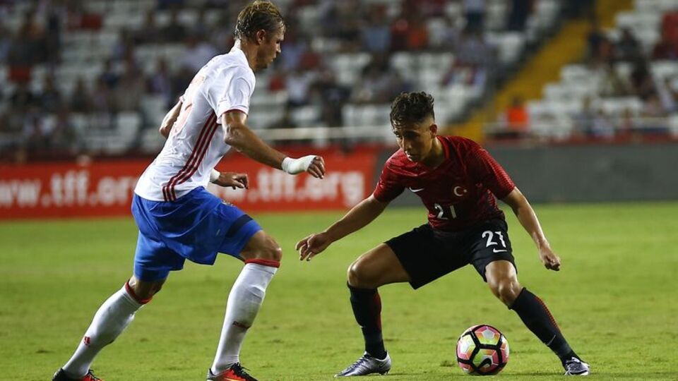 Rakiplerinin başını döndürdü