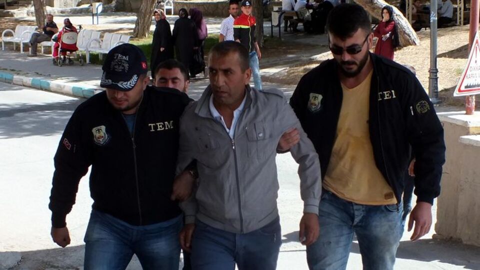 Akşam gittiği barda kendisini döven 2 kişiyi sabah öldürdü!