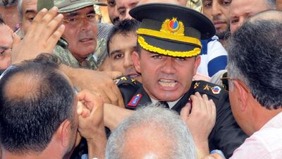 O yarbay da ihraç edildi!