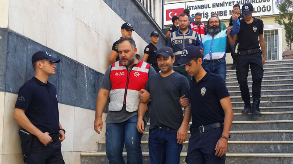 Atilla Taş ve 3 gazeteci tutuklandı!