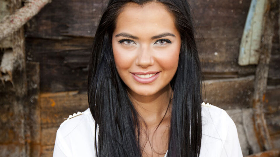 Ünlü oyuncuya silahlı saldırı