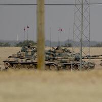 Bir grup TSK zırhlısı Suriye'nin Çobanbey ilçesine girdi!