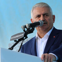 "Halk sokağa inerse siz kaçacak delik arayacaksınız"